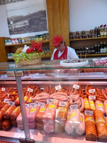 Compania Raitar a deschis la Fălticeni al doisprezecelea magazin, cel mai mare de până acum