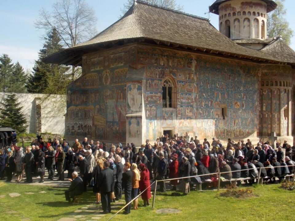 Hram la Voroneț, de Sf. Gheorghe, la 25 de ani de la reînființarea mănăstirii