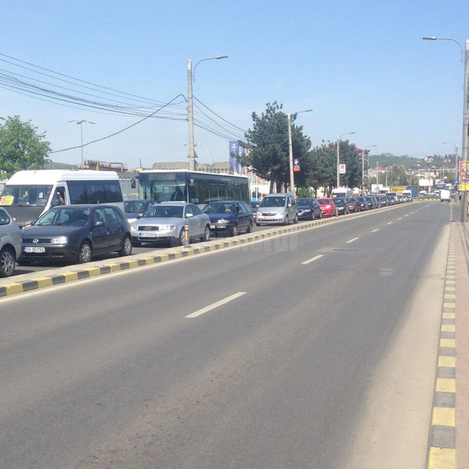 Femeie accidentată pe trecerea de pietoni din fața Bazarului Suceava