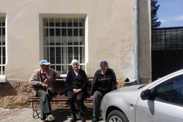 Bătrâni din Căminul Solca