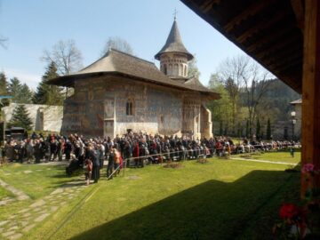 Hram la Voroneț, de Sf. Gheorghe, la 25 de ani de la reînființarea mănăstirii