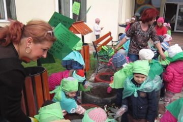 Acțiune de ecologizare, organizată de Grădinița Nr. 3 „Dumbrava Minunată” Dumbrăveni