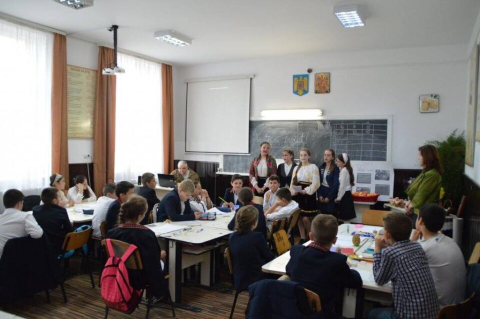 Activități de educație ecologică și de protecția mediului, la Cajvana