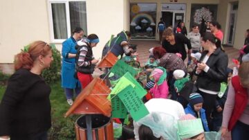 Acțiune de ecologizare, la Grădinița Nr. 3 „Dumbrava Minunată” Dumbrăveni