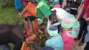 Acțiune de ecologizare, la Grădinița Nr. 3 „Dumbrava Minunată” Dumbrăveni