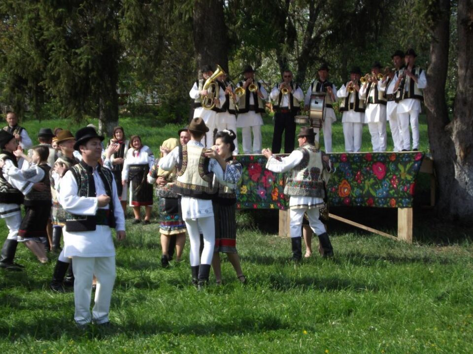 Hora satului la Stupca