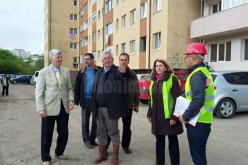 Ion Lungu a verificat lucrările la iluminatul stradal în zona blocurilor construite recent la Cartodrom