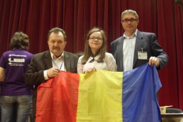 Ana-Maria Cotun, alături de prof. Marcel Porof și insp. Bogdan Nistor