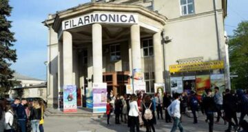 Grupul folcloric “Bilcuța” al comunei Bilca, pe scena Filarmonicii din Chișinău