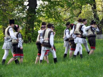 Hora satului, la Stupca, așa cum a fost odată...