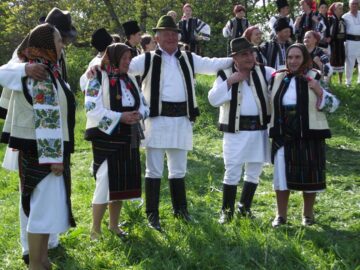 Hora satului, la Stupca, așa cum a fost odată...