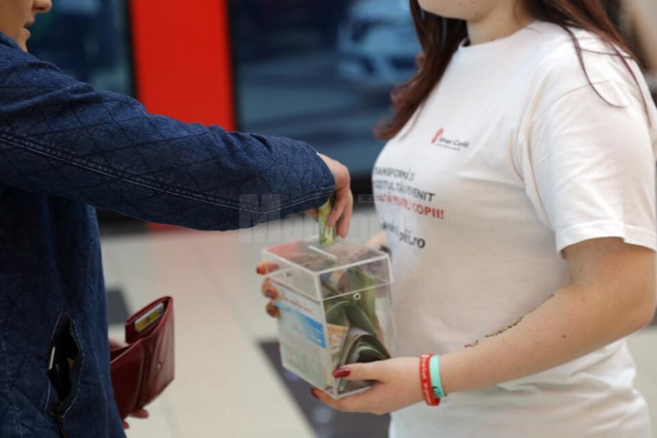 Aproape 16.000 de lei, colectați de Salvați Copiii Suceava în campania „Un gest pentru o viață”