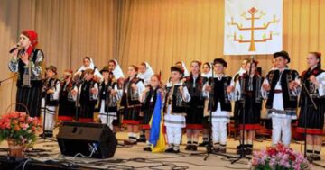 Grupul folcloric “Bilcuța” al comunei Bilca, pe scena Filarmonicii din Chișinău