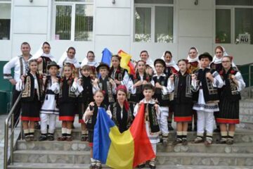Grupul folcloric “Bilcuța” al comunei Bilca, pe scena Filarmonicii din Chișinău