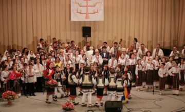 Grupul folcloric “Bilcuța” al comunei Bilca, pe scena Filarmonicii din Chișinău