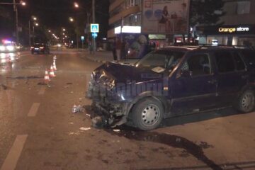 Accident provocat de un șofer care a băut „trei beri” și a forțat semaforul
