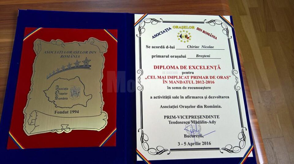 Diploma de excelență primită de primarul din Broșteni, Nicolae Chiriac