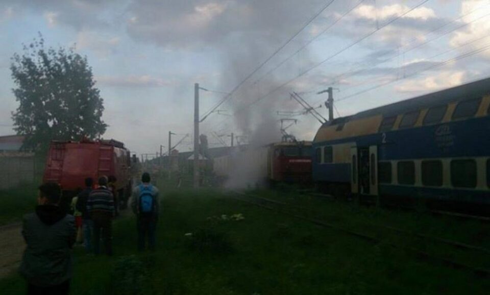 Incendiul a izbucnit în timp ce trenul se afla în zona orașului Târgu Frumos. Foto: Ziarul de Iași