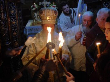 Sărbătoarea Învierii a adunat zeci de mii de credincioși la bisericile și mănăstirile sucevene