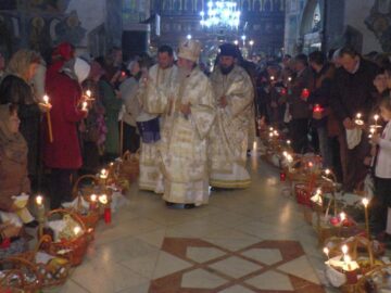Sărbătoarea Învierii a adunat zeci de mii de credincioși la bisericile și mănăstirile sucevene