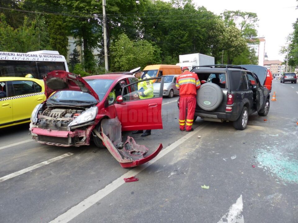 Mașinile implicate în accident