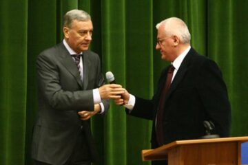 Mircea Sandu (stânga) și Dumitru Dragomir tremură în așteptarea verdictului