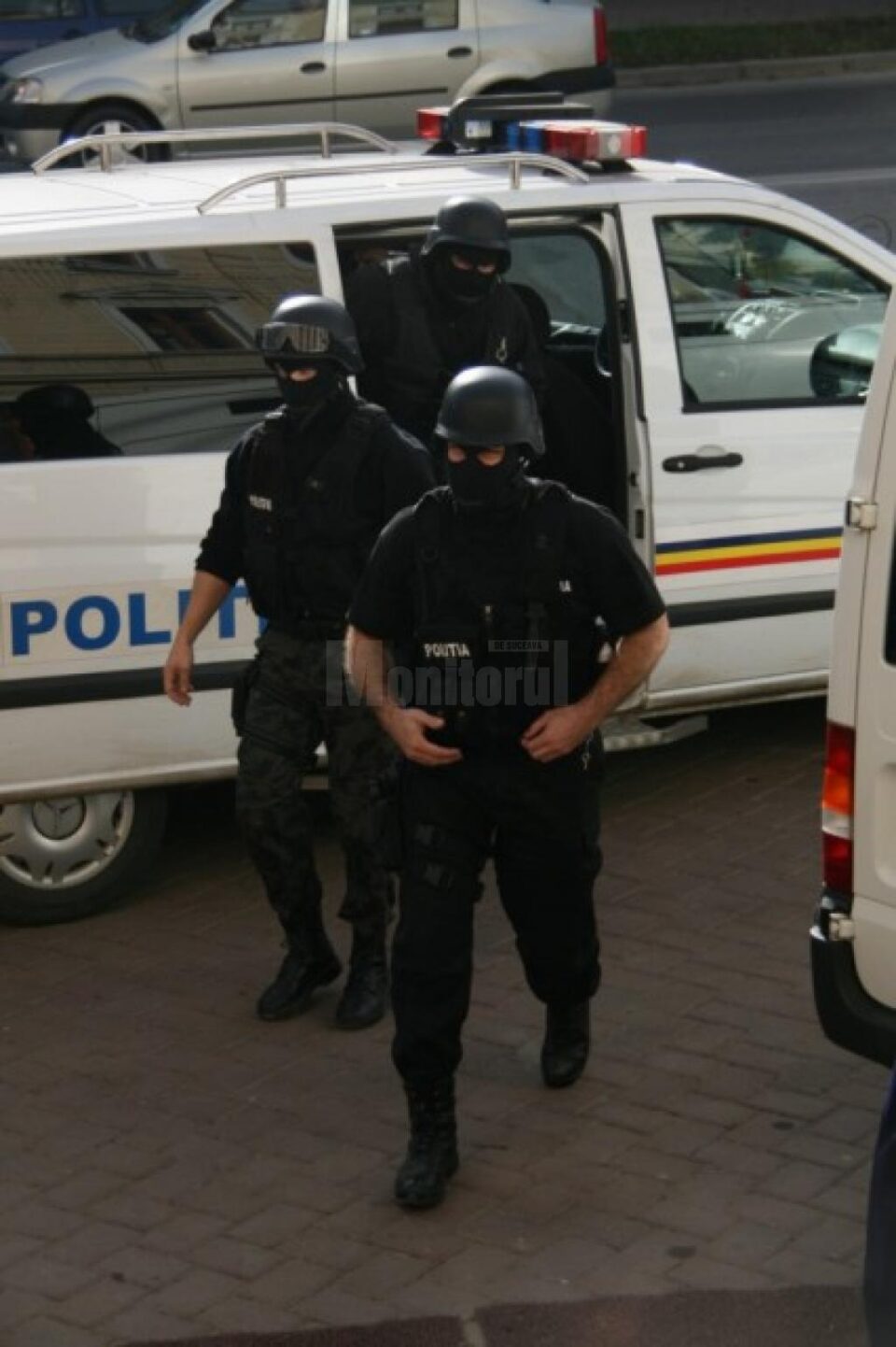 Cinci percheziții la Rădăuți și Grănicești, într-un dosar de trafic de droguri Cinci percheziții la Rădăuți și Grănicești, într-un dosar de trafic de droguri