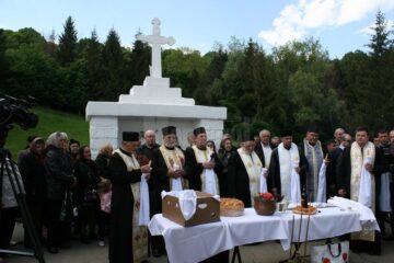 Un sobor de preoți a oficiat o slujbă de sfințire a apei