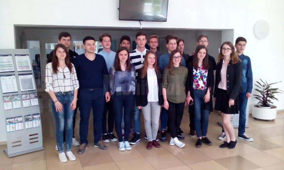 Tinerii fălticeneni efectuează un stagiu de formare profesională în domeniul web designului și al comerțului electronic la o instituție de profil din Germania Tinerii fălticeneni efectuează un stagiu de formare profesională în domeniul web designului și al comerțului electronic la o instituție de profil din Germania