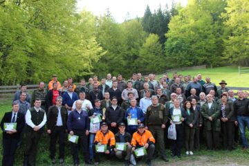 Participanții și organizatorii concursului „Cel mai bun fasonator mecanic”, desfășurat la OS Stulpicani