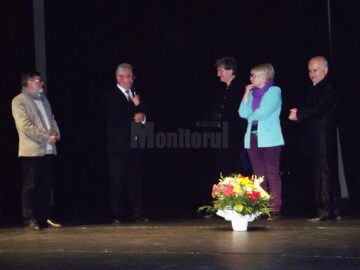 Premiul special pentru cel mai jucat dramaturg contemporan, conferit de Senatul UNITER, i-a fost înmânat lui Matei Vișniec pe scena teatrului care-i poartă numele