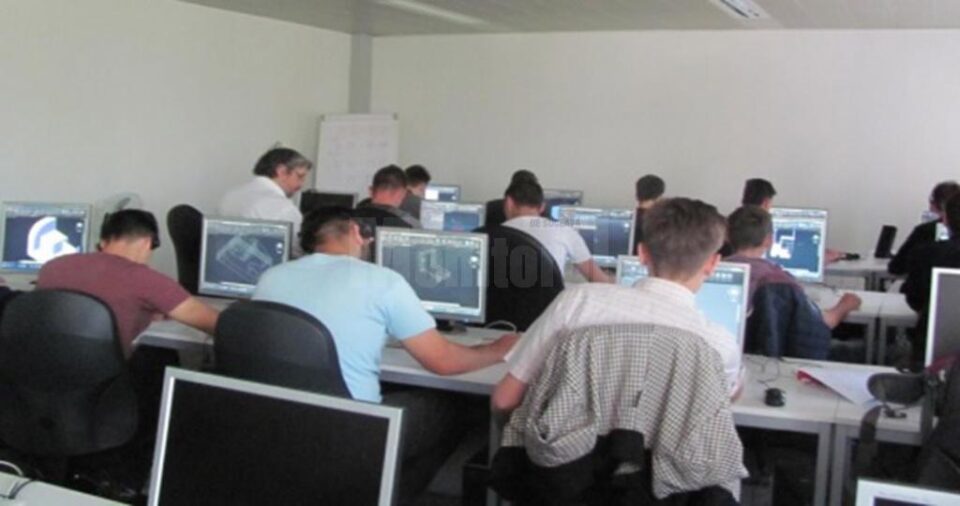 Elevi de la trei licee sucevene s-au perfecționat în Germania în proiectarea asistată de calculator - 2D/3D CAD Elevi de la trei licee sucevene s-au perfecționat în Germania în proiectarea asistată de calculator - 2D/3D CAD
