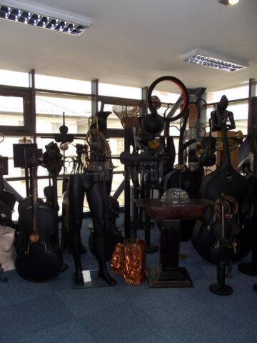 Expoziția „Dada Land” la Teatrul Municipal „Matei Vișniec” Suceava