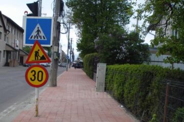 Lucrările de modernizare a străzii Zamcei au fost finalizate la trotuare, urmând să fie turnat și covor asfaltic, pe 8000 de mp