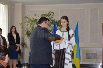 Profesori de la Liceul Tehnologic Cajvana, invitați la Gimnaziul din Crasna