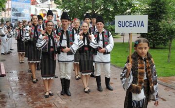 Ansamblul Folcloric „Plaiurile Dornelor” a obținut Trofeul Festivalului „Pe fir de baladă” de la Târgu Jiu