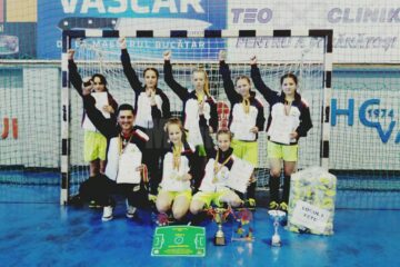 Echipa Școlii Gimnaziale „Dimitrie Onciul” din Straja a câștigat titlul de campioană națională la fotbal feminin Olimpiada Gimnaziilor