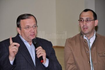 Gheorghe Flutur și primarul din Vatra Moldoviței, Virgil Saghin