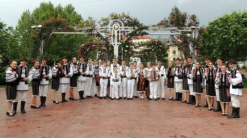 Ansamblul Folcloric „Plaiurile Dornelor”