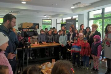 Lucrări în ceramică realizate de școlari și preșcolari, expuse la Centrul pentru Păstrarea Tradițiilor Bucovinene