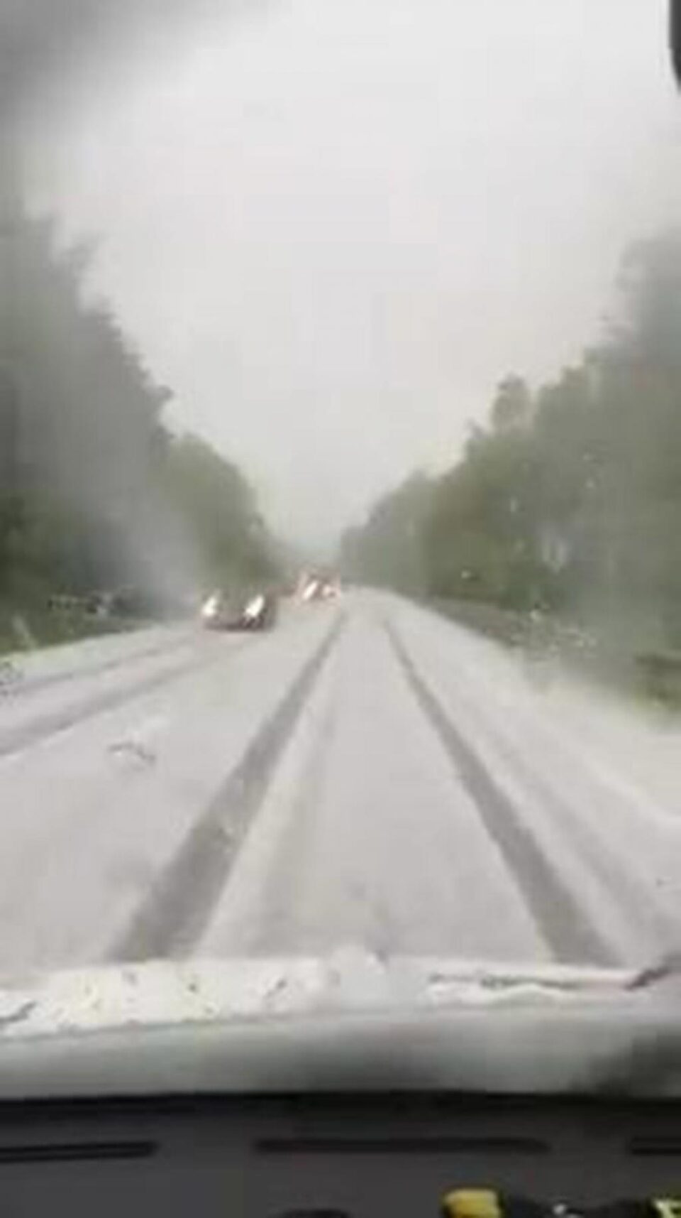 Peisaj de iarna la Păltinoasa, ieri, pe 18 mai