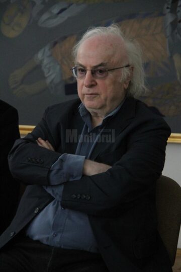 Scriitorul Norman Manea, acasă, în Bucovina