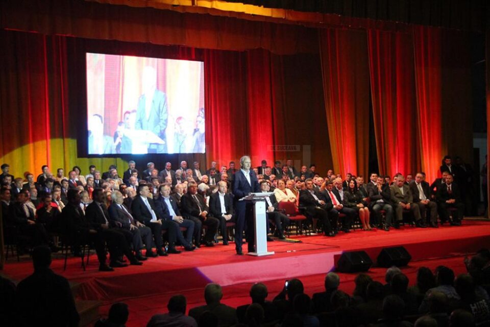 Președintele PSD, Liviu Dragnea, și candidații la funcțiile de primar din județul Suceava