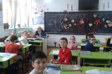 În luna mai, Școala Gimnazială Nr. 1 Suceava îmbracă haine de sărbătoare