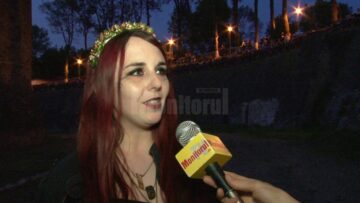 Spectacol mistic cu jonglerii cu evantaie și bâte în flăcări, susținut de Ordinul Solomonarilor, la Cetate