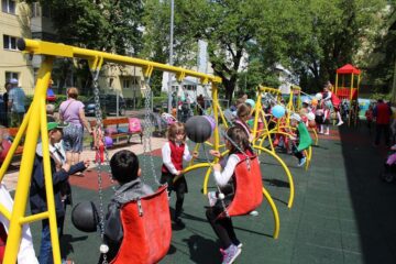 Locul de joacă modern, pus la dispoziția copiilor și părinților din cartierul Zamca