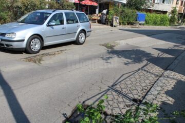 Pericol public pe strada Narciselor, din cauza craterelor apărute în urma lucrărilor făcute „nemțește”
