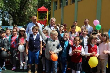 Noul loc de joacă din Zamca, motiv de mare bucurie pentru cei mici