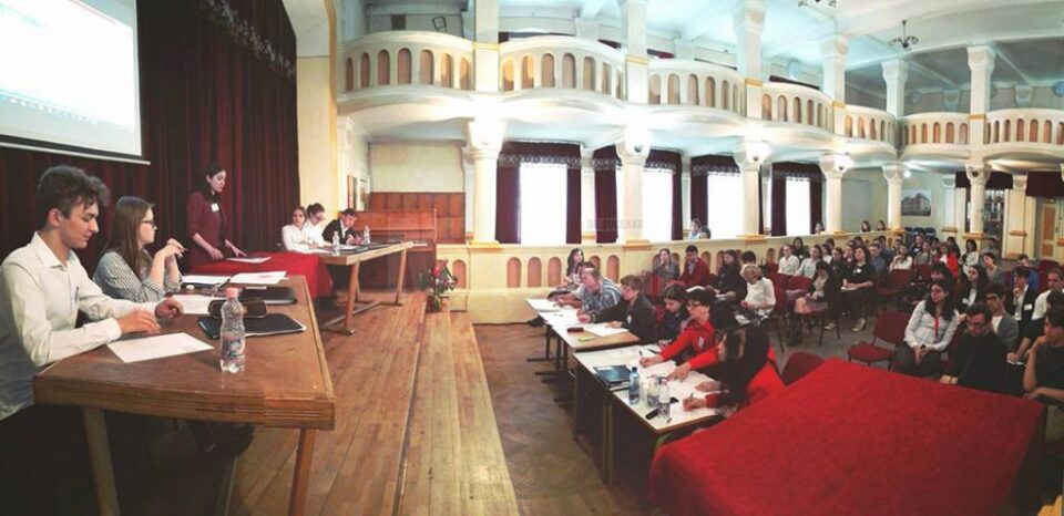 Finala Regionalei Tinerii Dezbat de la Botoșani Finala Regionalei Tinerii Dezbat de la Botoșani