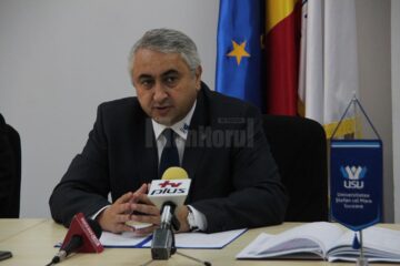 Rectorul Universității din Suceava, prof. univ. dr. Valentin Popa